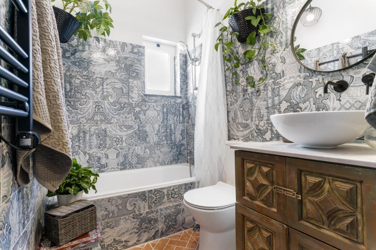 Arty Vintage Townhouse With Rooftop Shower & Sun Loungers Olhão Eksteriør billede