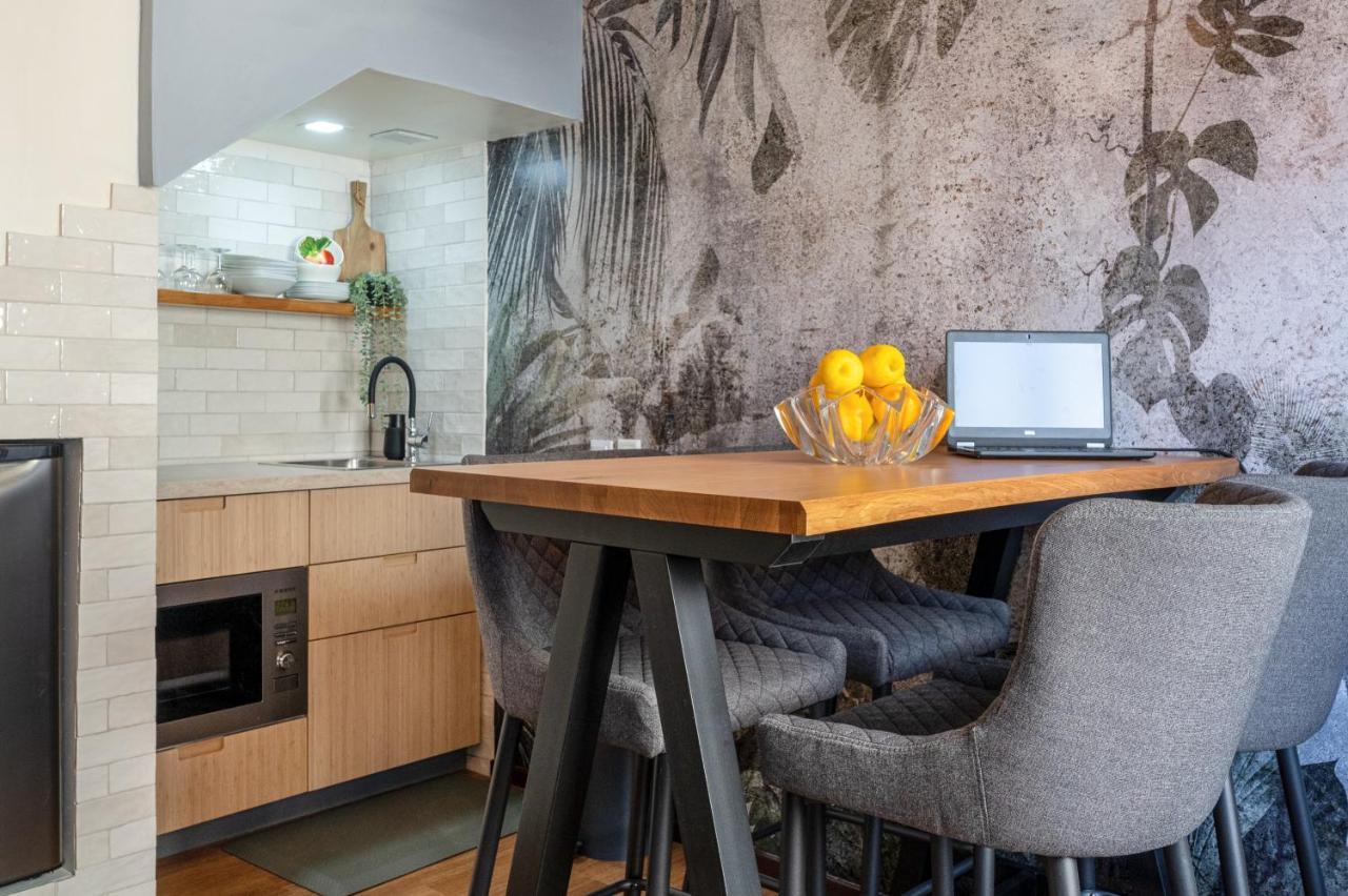 Arty Vintage Townhouse With Rooftop Shower & Sun Loungers Olhão Eksteriør billede